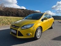 Gebraucht Ford Focus 156 PS (114 kW) 2011 Gelb Limousine