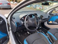 Gebraucht Peugeot 206 73 PS (53 kW) 2011 Weiß Limousine