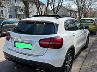 Gebraucht Mercedes GLA200 156 PS (114 kW) 2018 Weiß SUV