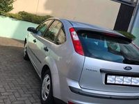 Gebraucht Ford Focus 101 PS (74 kW) 2005 Silber Kleinwagen