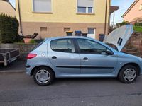 Gebraucht Peugeot 206 Premium 75 PS (55 kW) 2000 Silber Limousine