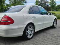 Gebraucht Mercedes E240 177 PS (130 kW) 2002 Weiß Limousine