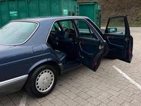 Gebraucht Mercedes E420 218 PS (160 kW) 1987 Blau Limousine