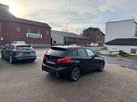 Gebraucht BMW 218 Sport Line 150 PS (110 kW) 2019 Schwarz ii/bonnet fluid black Van / Kleinbus