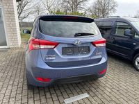 Gebraucht Hyundai ix20 Edition 125 PS (91 kW) 2014 Blau Kleinwagen