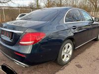 Gebraucht Mercedes E200 Avantgarde 184 PS (135 kW) 2016 Blau Limousine