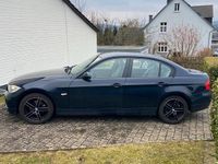 Gebraucht BMW 320 150 PS (110 kW) 2006 Blau Limousine