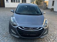 Gebraucht Hyundai i30 Classic 99 PS (72 kW) 2012 Grau Kombi