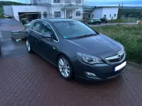 Gebraucht Opel Astra Innovation 140 PS (102 kW) 2011 Grau Limousine