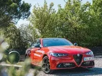 Gebraucht Alfa Romeo Giulia 280 PS (205 kW) 2026 Rot Limousine