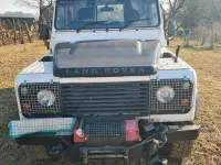 Gebraucht Land Rover Defender 122 PS (89 kW) 2010 Weiß Pickup
