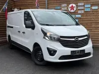 Gebraucht Opel Vivaro 120 PS (88 kW) 2019 Casablancaweiss/glacier/arctic Van / Kleinbus