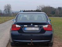 Gebraucht BMW 320 150 PS (110 kW) 2006 Blau Limousine