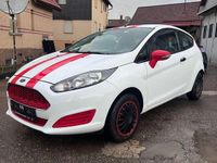 Gebraucht Ford Fiesta Celebration 60 PS (44 kW) 2017 Weiß Kleinwagen