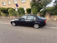 Gebraucht BMW 318 129 PS (94 kW) 2007 Blau Limousine