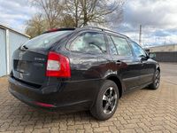 Gebraucht Skoda Octavia Active 105 PS (77 kW) 2012 Schwarz Kombi