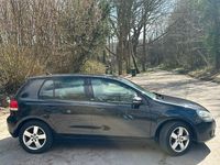 Gebraucht VW Golf VI Style 105 PS (77 kW) 2011 Schwarz Kleinwagen