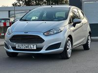 Gebraucht Ford Fiesta Trend 101 PS (74 kW) 2014 Silber Kleinwagen