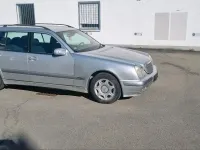 Usata Mercedes E220 150 CV (110 kW) 2002 Argento Station wagon