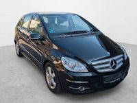 Używany Mercedes B200 140 KM (102 kW) 2010 Czarny Minivan
