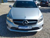 Gebraucht Mercedes A180 122 PS (89 kW) 2015 Silber Limousine