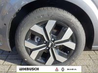 Neu Dacia Sandero Expression 91 PS (66 kW) 2025 Zedergrün Kleinwagen