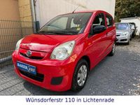 Gebraucht Daihatsu Cuore Plus 58 PS (42 kW) 2010 Rot Kleinwagen