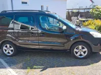 Gebraucht Peugeot Partner Tepee 114 PS (83 kW) 2012 Schwarz Van / Kleinbus