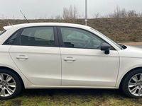 Gebraucht Audi A1 90 PS (66 kW) 2015 Weiß Kleinwagen