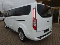 Gebraucht Ford Tourneo Titanium 185 PS (136 kW) 2021 Frozen white Van / Kleinbus