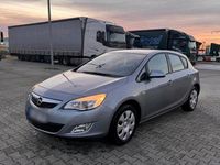Gebraucht Opel Astra Edition 140 PS (102 kW) 2010 Grau Kleinwagen