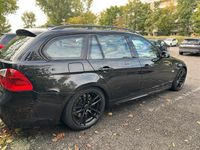 Gebraucht BMW 325 197 PS (144 kW) 2007 Schwarz Kombi