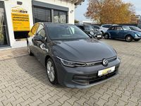 Gebraucht VW Golf VIII Life 150 PS (110 kW) 2025 Delfingrau (metallic) Limousine