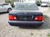 Gebraucht Mercedes E320 Elegance 220 PS (161 kW) 1995 Blau Limousine