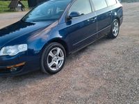 Gebraucht VW Passat 140 PS (102 kW) 2010 Blau Limousine