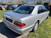 Gebraucht Mercedes E240 Elegance 170 PS (125 kW) 2000 Silber Limousine