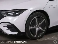 Gebraucht Mercedes EQE350 AMG 214 kW (292 PS) 2025 Opalithweiß bright Limousine