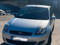 Gebraucht Ford Fiesta 80 PS (58 kW) 2008 Silber Kleinwagen