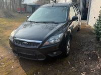 Gebraucht Ford Focus 125 PS (91 kW) 2010 Schwarz Kombi