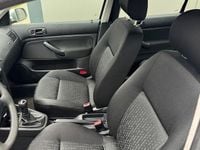 Usata VW Golf IV 75 CV (55 kW) 2002 Argento Utilitaria