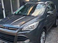 Gebraucht Ford Kuga Titanium 150 PS (110 kW) 2016 Grau SUV