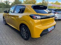 Gebraucht Peugeot 208 Active 110 PS (80 kW) 2023 Gelb Kleinwagen