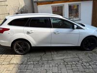 Usata Ford Focus 140 CV (102 kW) 2014 Bianco Station wagon