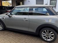 Usado Mini ONE 102 HP (75 kW) 2018 Cinzento Citadino