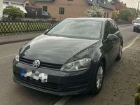 Usado VW Golf VII Trendline 105 HP (77 kW) 2014 Cinzento Sedan