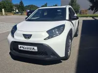 Gebraucht Toyota Aygo X X-play 72 PS (52 kW) 2023 Super white SUV