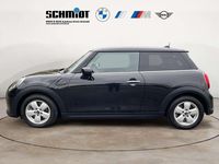 Gebraucht Mini Cooper Essential 136 PS (100 kW) 2024 Midnight black metallic Kleinwagen
