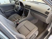 Używany Audi A4 131 KM (96 kW) 2001 Szary Kombi
