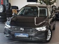 Gebraucht VW Passat 150 PS (110 kW) 2023 Grau Kombi