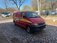 Gebraucht Toyota HiAce 103 PS (75 kW) 2005 Rot Van / Kleinbus